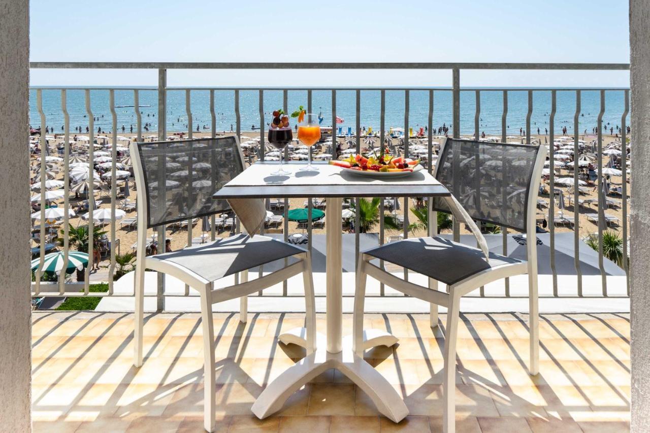 Hotel Delaville Frontemare Lido di Jesolo Exterior photo